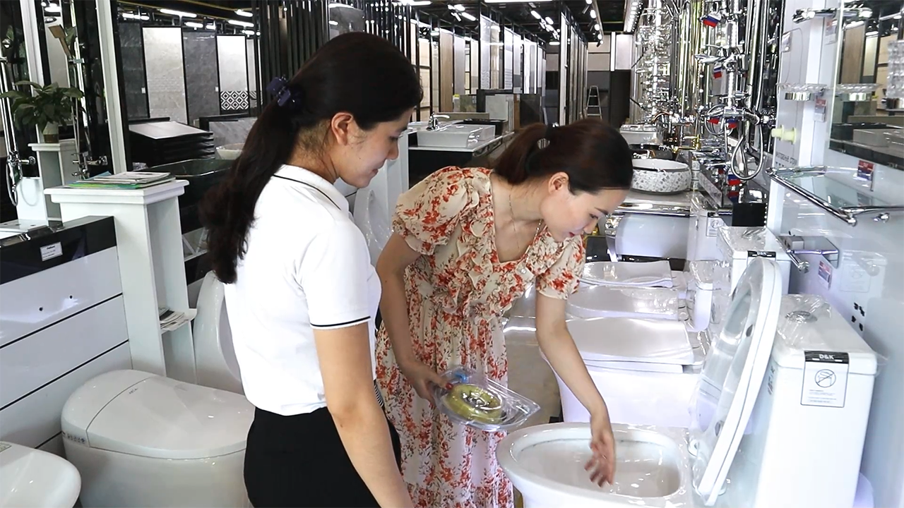 Showroom Minh Khôi là một trong những đại lý uy tín hàng đầu của Thiết Bị Phòng Tắm DK, thiet bi ve sinh Minh Khôi luôn luôn mang đến sự hài lòng về các trang thiet bi phong tam - thiết bị vệ sinh dk trên khắp cả nước. Bên cạnh đó là hàng loạt các trang thiết bị phòng tắm cao cấp và thiết bị vệ sinh cao cấp khác